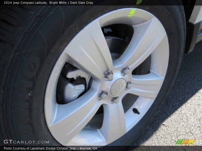 Bright White / Dark Slate Gray 2014 Jeep Compass Latitude