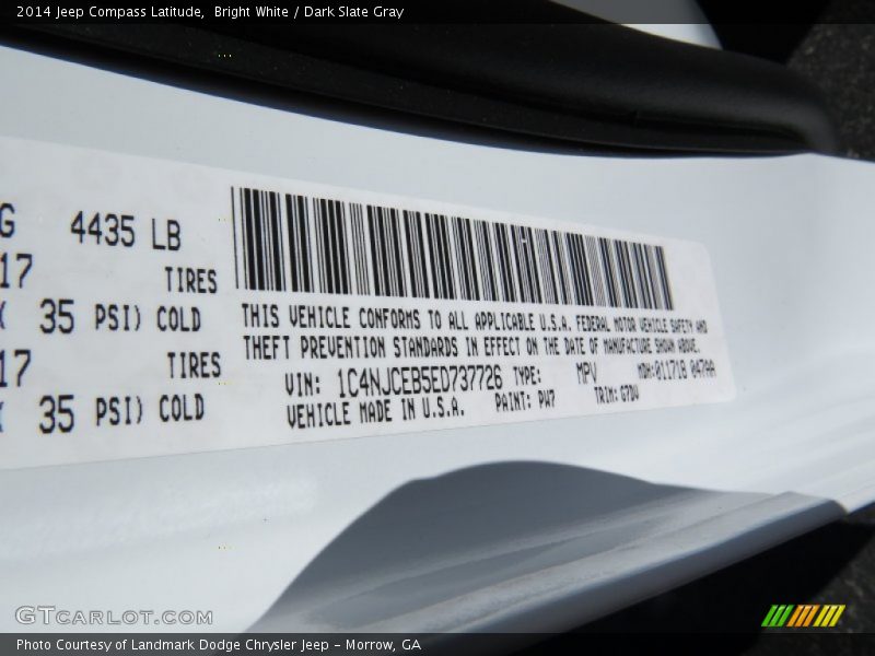 Bright White / Dark Slate Gray 2014 Jeep Compass Latitude