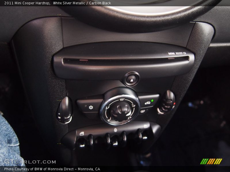 White Silver Metallic / Carbon Black 2011 Mini Cooper Hardtop