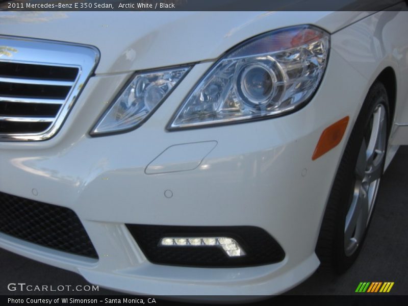 Arctic White / Black 2011 Mercedes-Benz E 350 Sedan