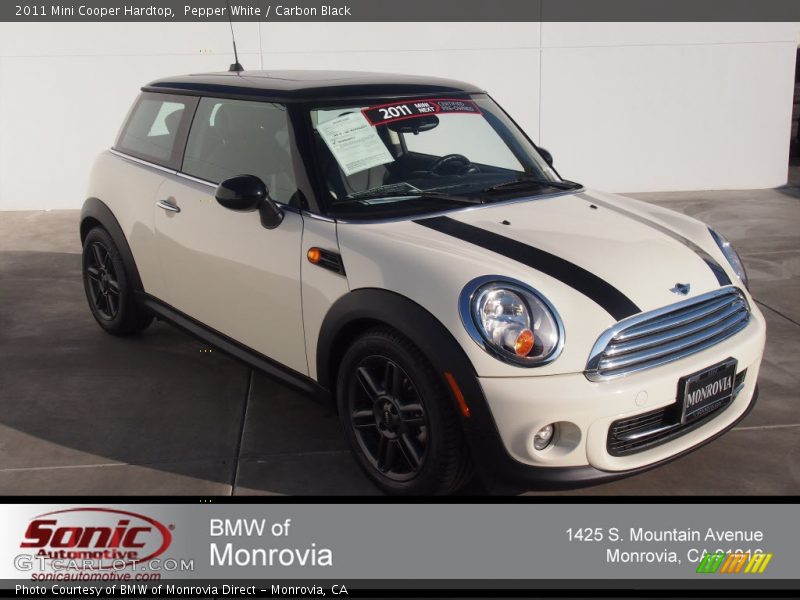 Pepper White / Carbon Black 2011 Mini Cooper Hardtop
