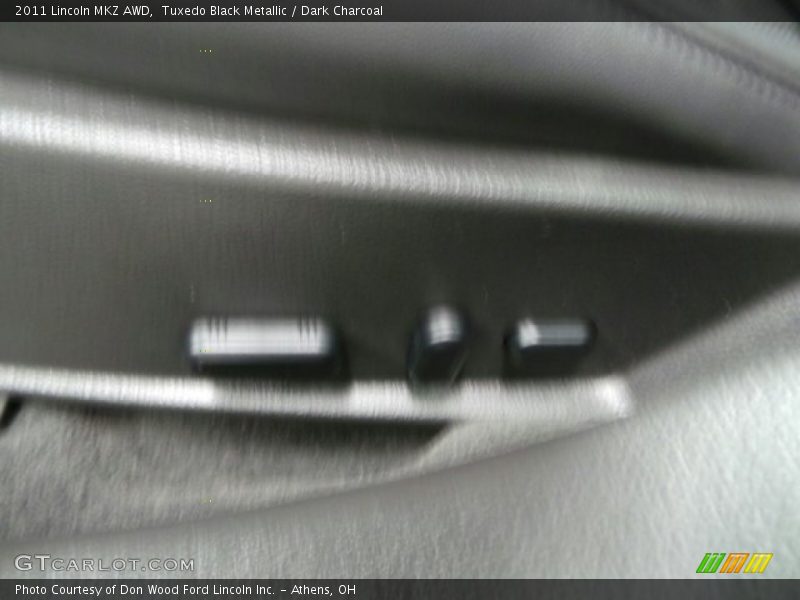 Tuxedo Black Metallic / Dark Charcoal 2011 Lincoln MKZ AWD