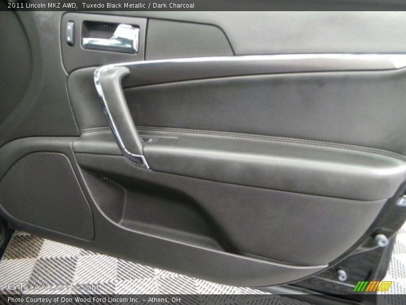 Tuxedo Black Metallic / Dark Charcoal 2011 Lincoln MKZ AWD