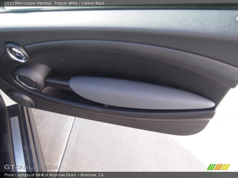 Pepper White / Carbon Black 2011 Mini Cooper Hardtop