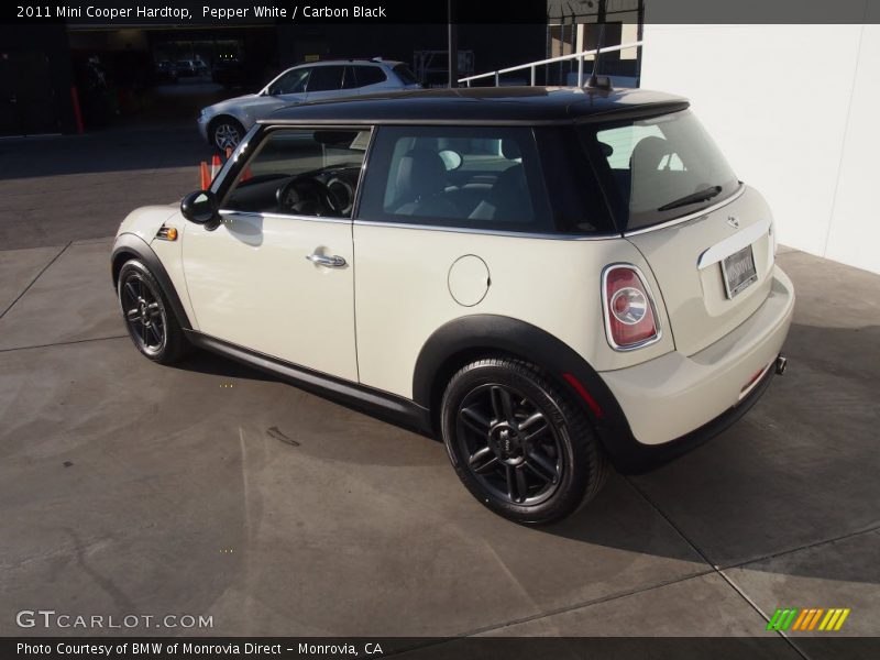 Pepper White / Carbon Black 2011 Mini Cooper Hardtop