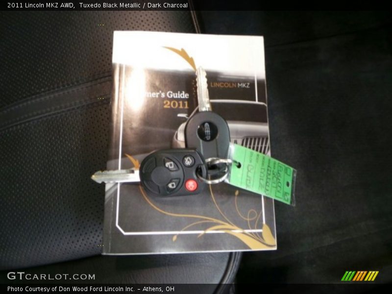 Tuxedo Black Metallic / Dark Charcoal 2011 Lincoln MKZ AWD