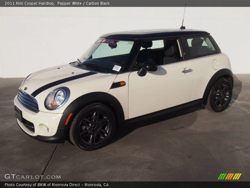 Pepper White / Carbon Black 2011 Mini Cooper Hardtop