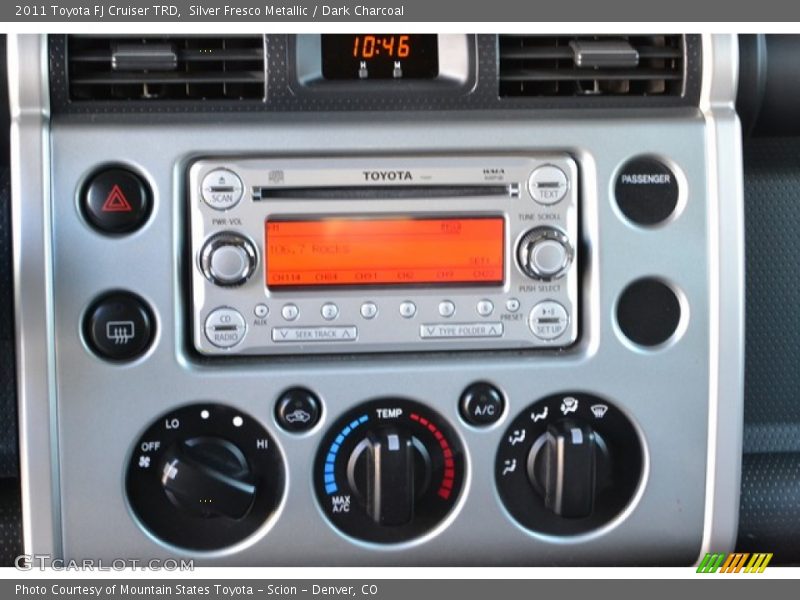 Controls of 2011 FJ Cruiser TRD