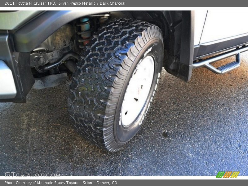 Silver Fresco Metallic / Dark Charcoal 2011 Toyota FJ Cruiser TRD