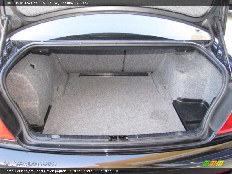  2005 3 Series 325i Coupe Trunk