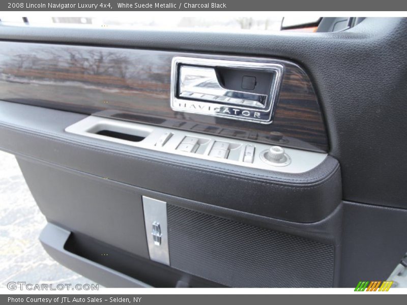 White Suede Metallic / Charcoal Black 2008 Lincoln Navigator Luxury 4x4