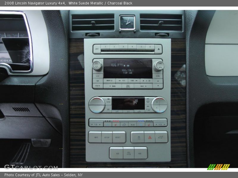 White Suede Metallic / Charcoal Black 2008 Lincoln Navigator Luxury 4x4