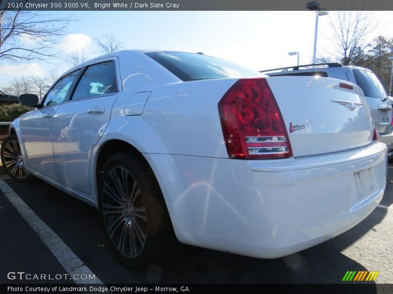 Bright White / Dark Slate Gray 2010 Chrysler 300 300S V6