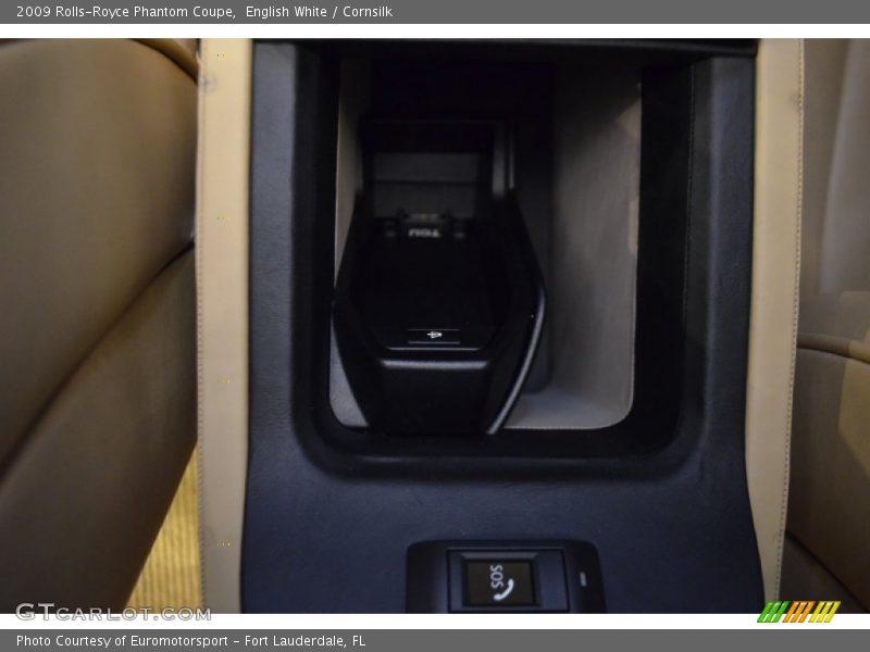 English White / Cornsilk 2009 Rolls-Royce Phantom Coupe