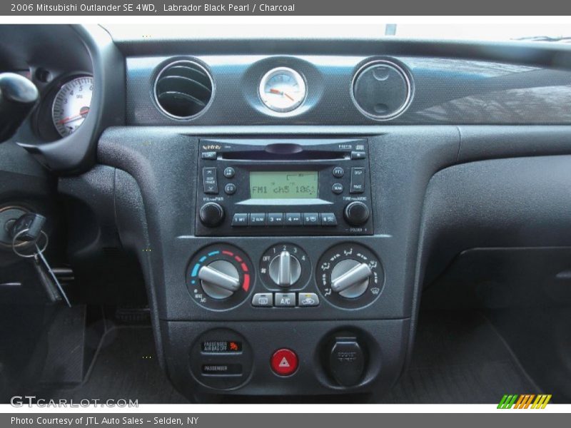 Labrador Black Pearl / Charcoal 2006 Mitsubishi Outlander SE 4WD