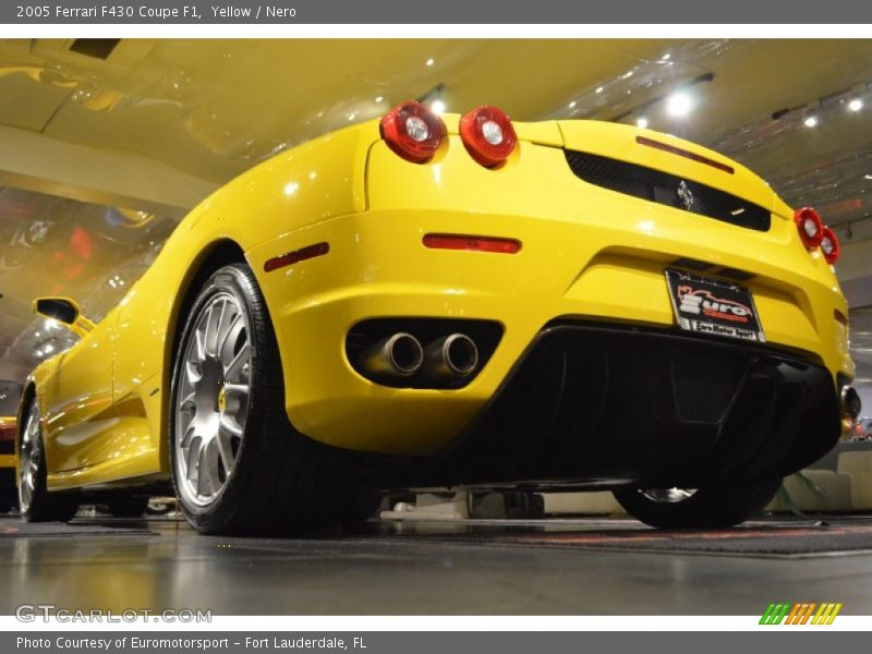 Yellow / Nero 2005 Ferrari F430 Coupe F1