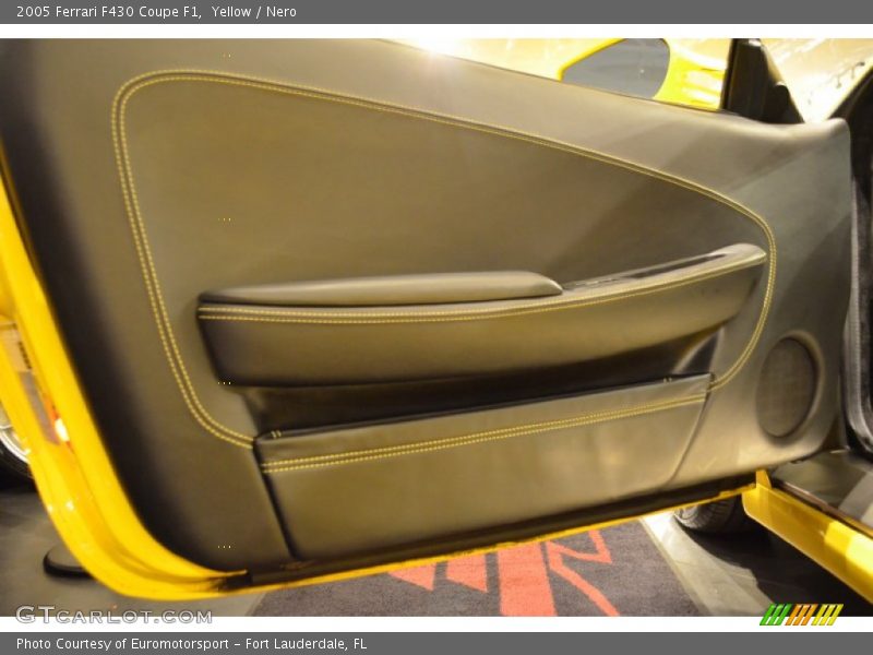 Yellow / Nero 2005 Ferrari F430 Coupe F1