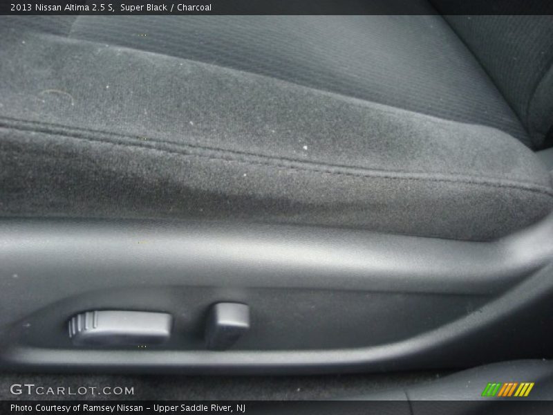 Super Black / Charcoal 2013 Nissan Altima 2.5 S