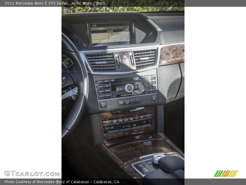 Arctic White / Black 2011 Mercedes-Benz E 350 Sedan