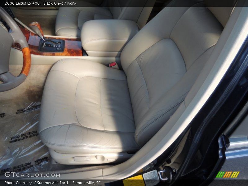 Black Onyx / Ivory 2000 Lexus LS 400