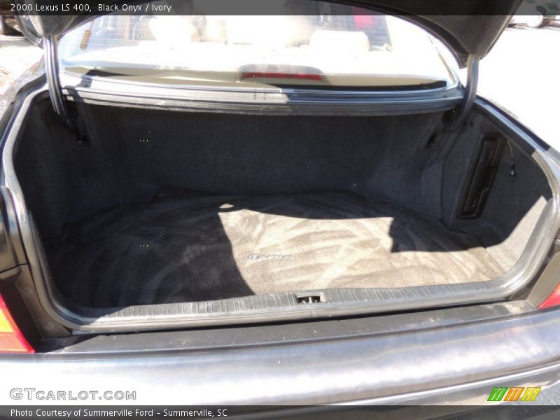 Black Onyx / Ivory 2000 Lexus LS 400
