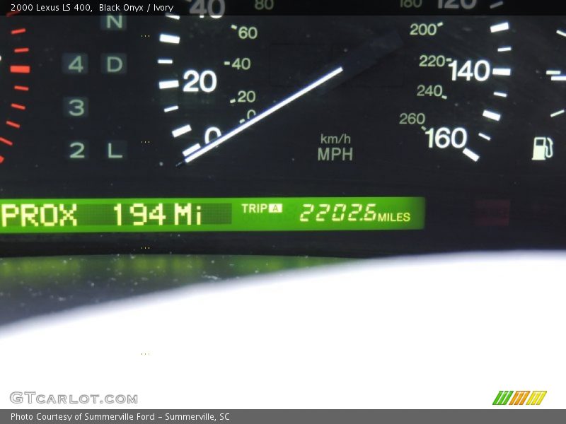 Black Onyx / Ivory 2000 Lexus LS 400