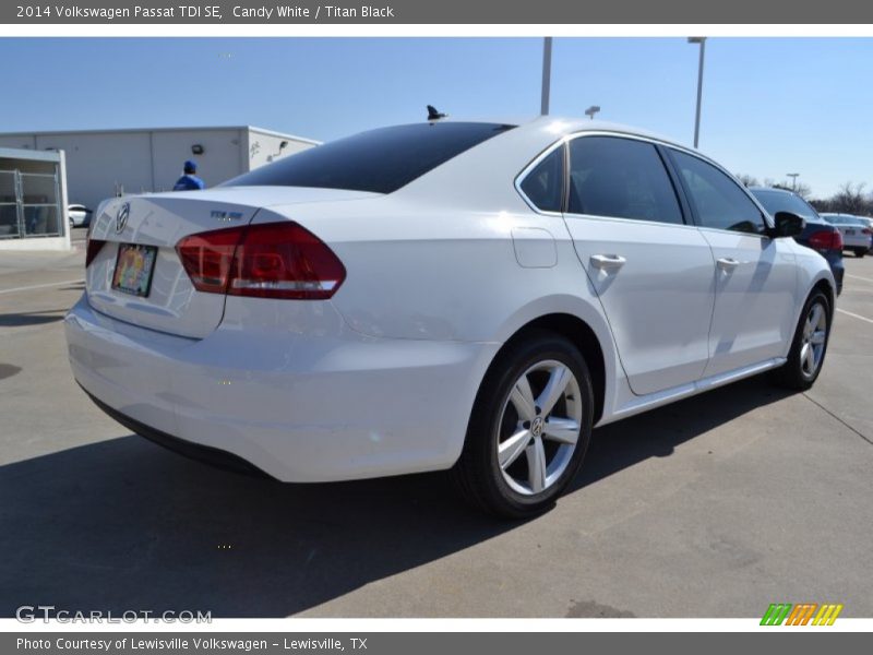 Candy White / Titan Black 2014 Volkswagen Passat TDI SE