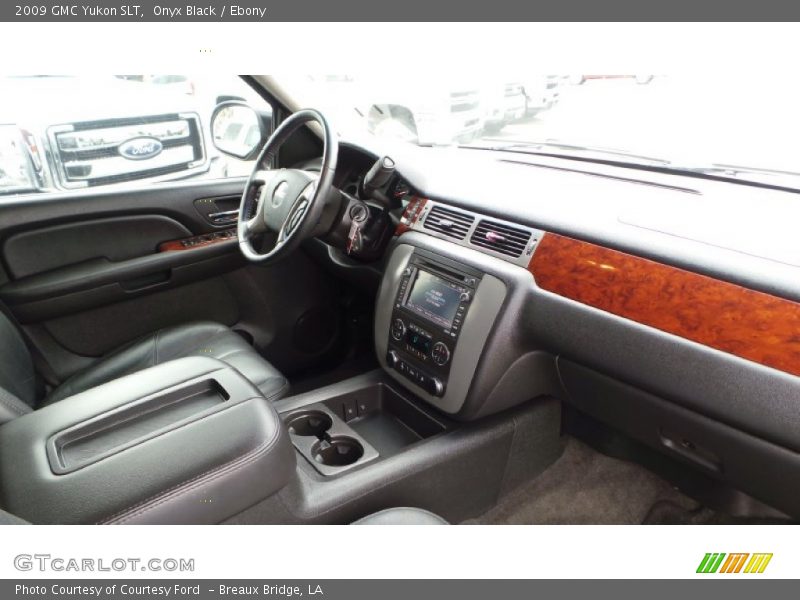 Onyx Black / Ebony 2009 GMC Yukon SLT