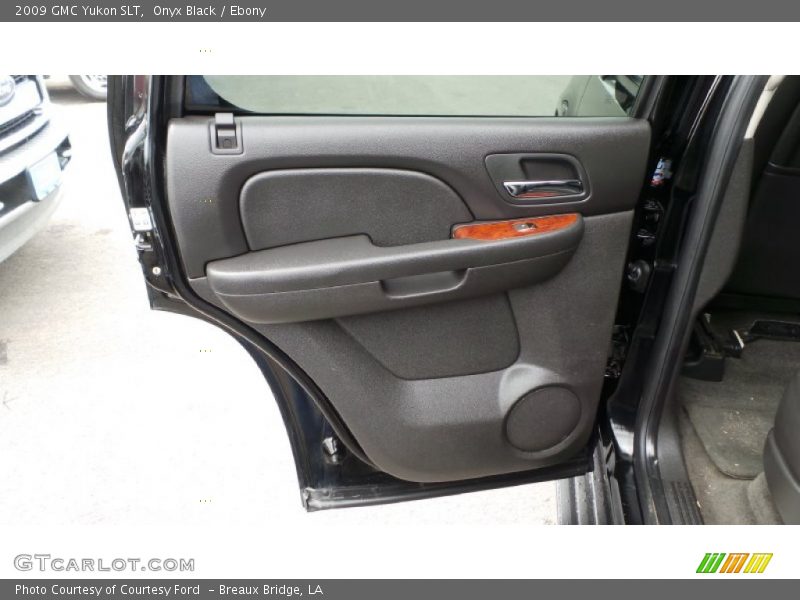 Onyx Black / Ebony 2009 GMC Yukon SLT