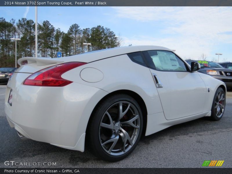 Pearl White / Black 2014 Nissan 370Z Sport Touring Coupe