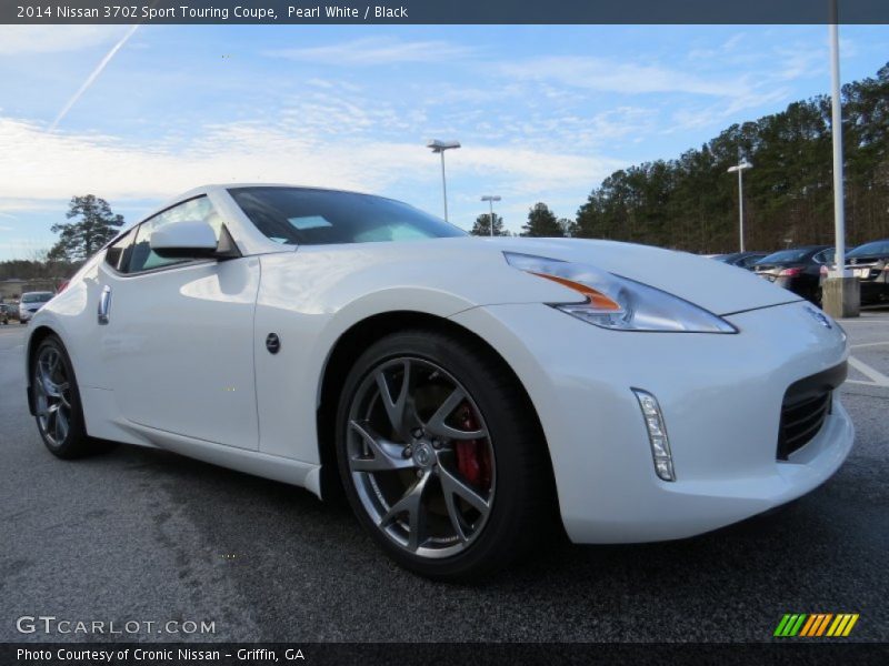 Front 3/4 View of 2014 370Z Sport Touring Coupe
