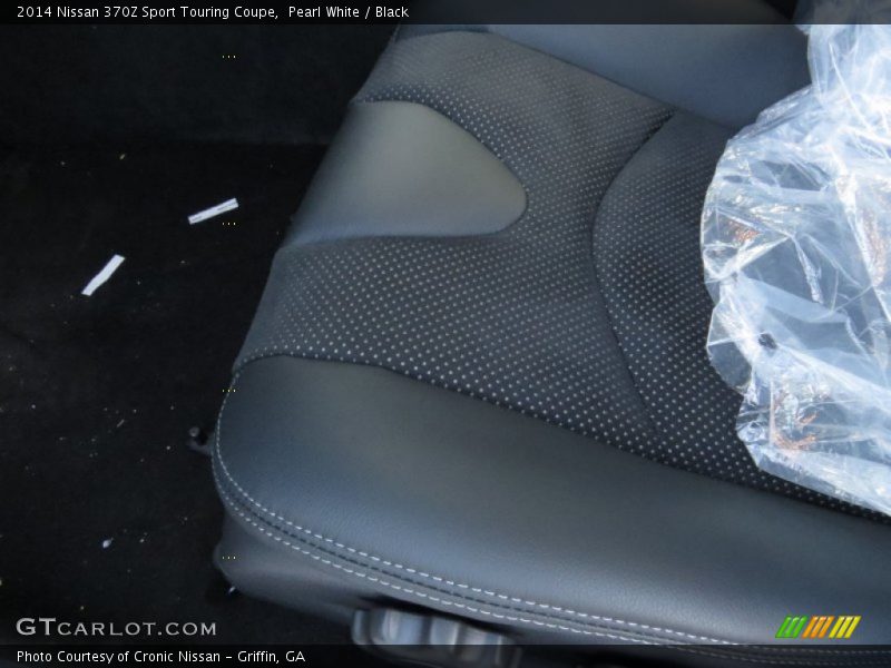 Pearl White / Black 2014 Nissan 370Z Sport Touring Coupe