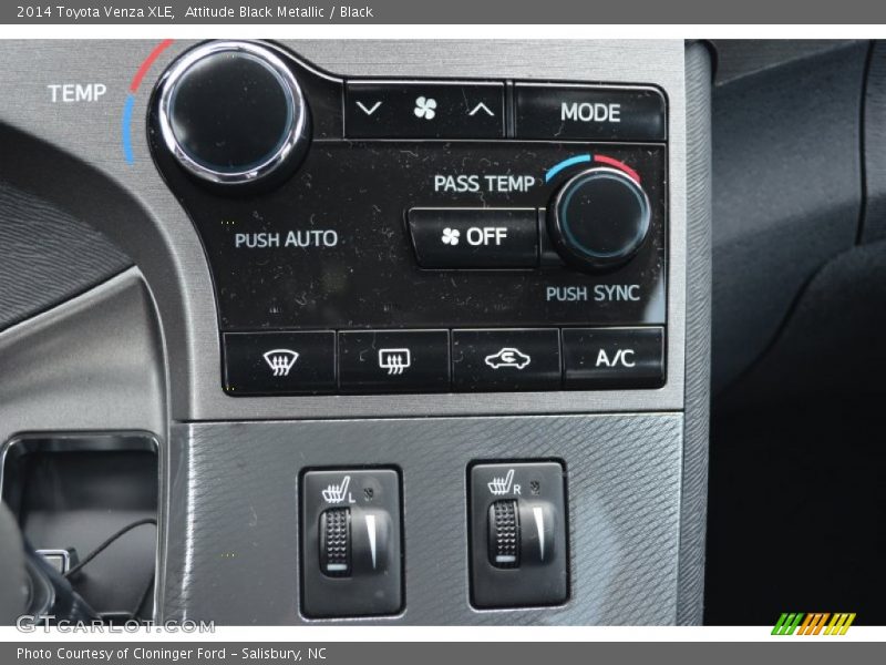 Attitude Black Metallic / Black 2014 Toyota Venza XLE