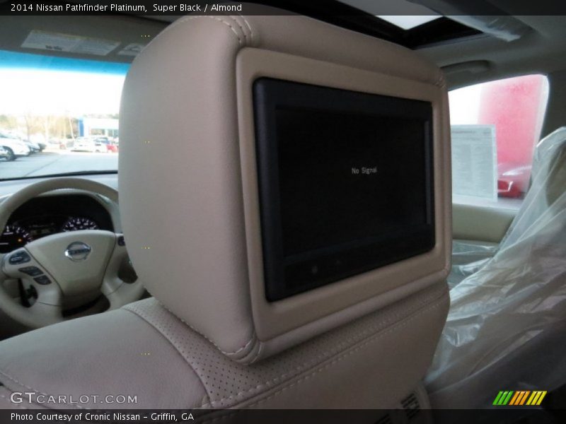 Super Black / Almond 2014 Nissan Pathfinder Platinum