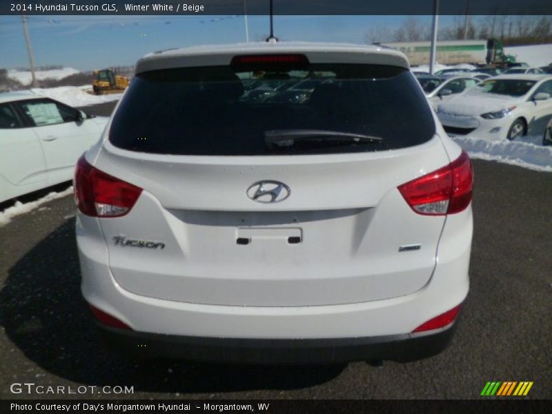 Winter White / Beige 2014 Hyundai Tucson GLS