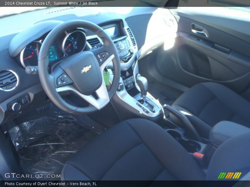 Summit White / Jet Black 2014 Chevrolet Cruze LT