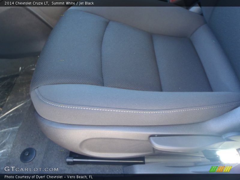 Summit White / Jet Black 2014 Chevrolet Cruze LT