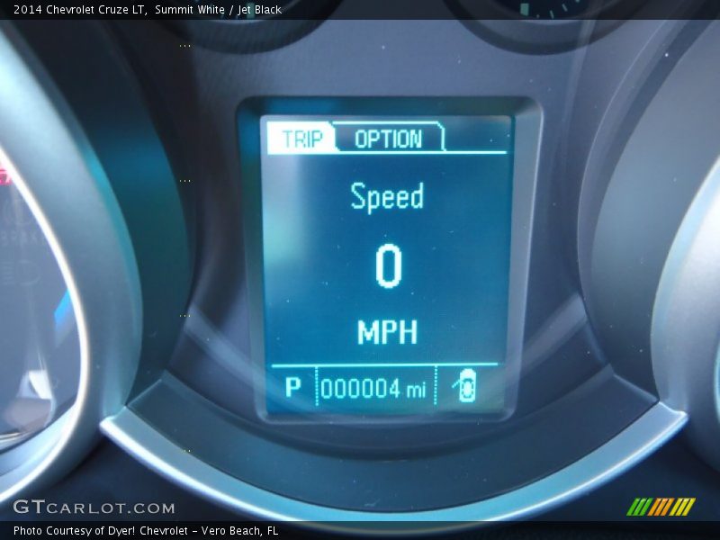 Summit White / Jet Black 2014 Chevrolet Cruze LT