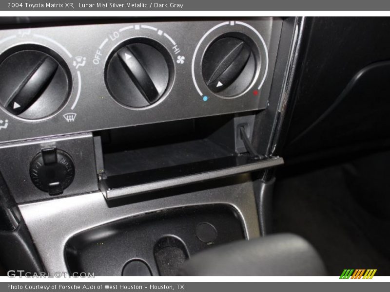 Lunar Mist Silver Metallic / Dark Gray 2004 Toyota Matrix XR