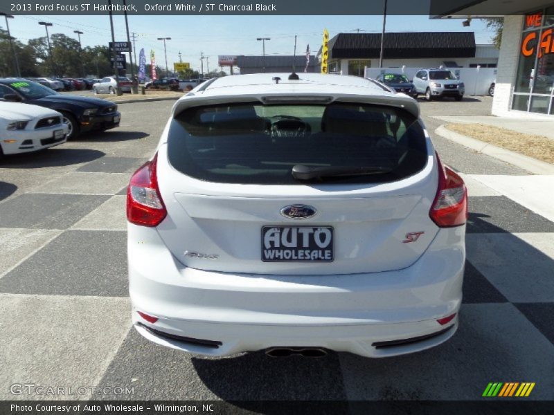 Oxford White / ST Charcoal Black 2013 Ford Focus ST Hatchback