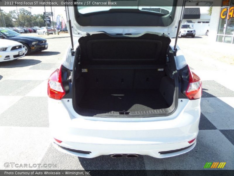 Oxford White / ST Charcoal Black 2013 Ford Focus ST Hatchback