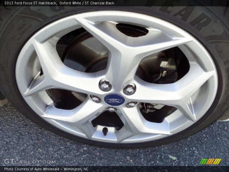 Oxford White / ST Charcoal Black 2013 Ford Focus ST Hatchback