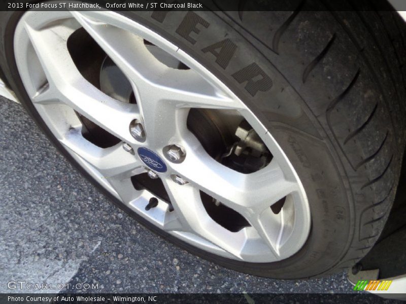 Oxford White / ST Charcoal Black 2013 Ford Focus ST Hatchback