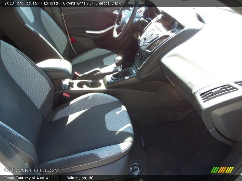 Oxford White / ST Charcoal Black 2013 Ford Focus ST Hatchback