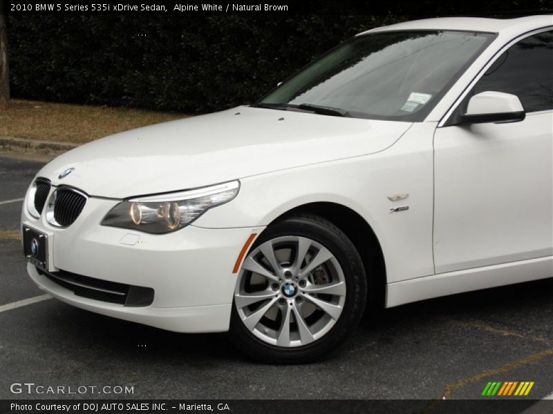 Alpine White / Natural Brown 2010 BMW 5 Series 535i xDrive Sedan