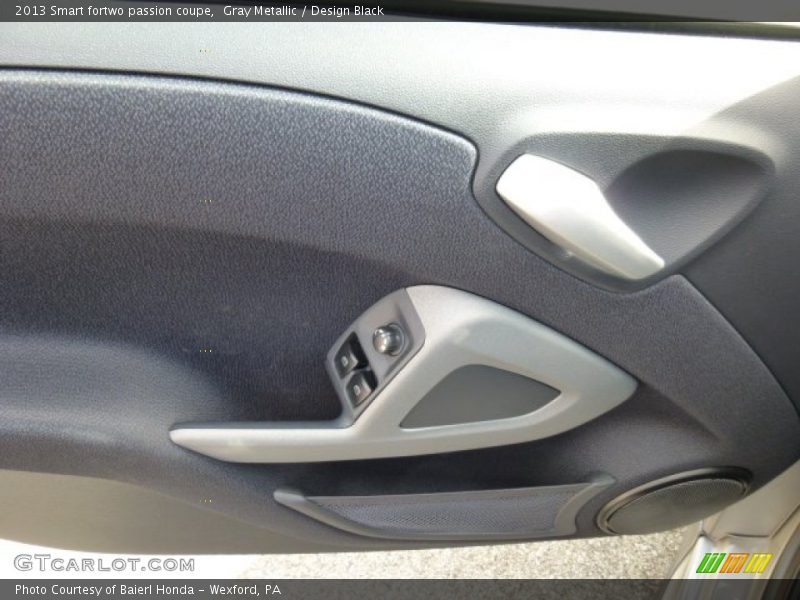 Gray Metallic / Design Black 2013 Smart fortwo passion coupe