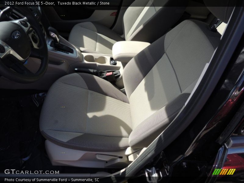 Tuxedo Black Metallic / Stone 2012 Ford Focus SE 5-Door