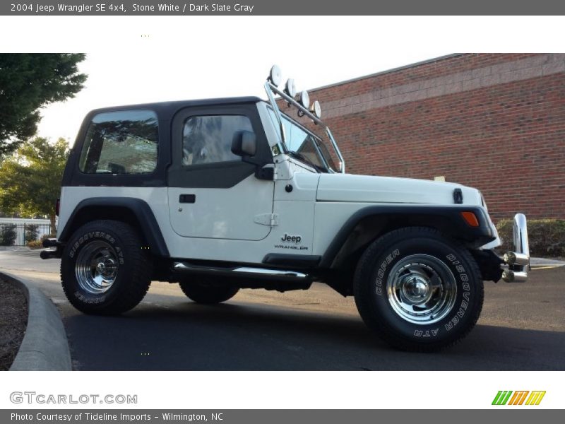 Stone White / Dark Slate Gray 2004 Jeep Wrangler SE 4x4