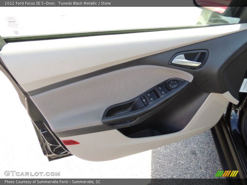Tuxedo Black Metallic / Stone 2012 Ford Focus SE 5-Door