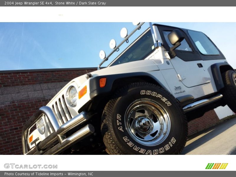 Stone White / Dark Slate Gray 2004 Jeep Wrangler SE 4x4
